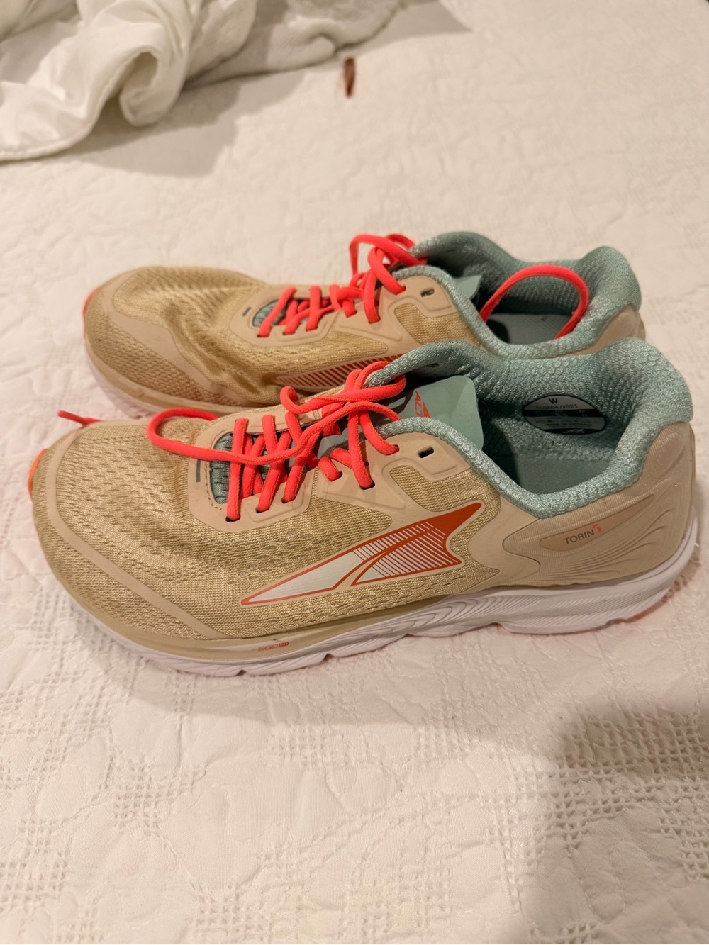 Altra Women's Beige Athletic Shoes with Coral Laces - Picture 2 of 8